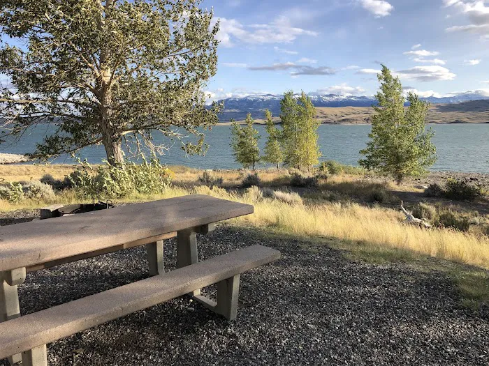 Lake Shore Campground Picture 3