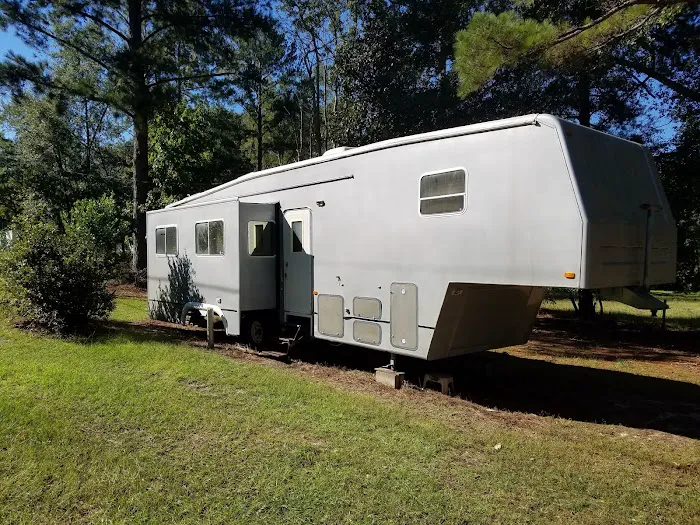 Silver Lake Mobile Home & RV Park Picture 5