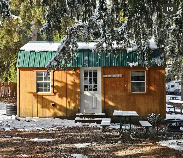MANTUA WATERFRONT RV RESORT & CABINS Picture 1