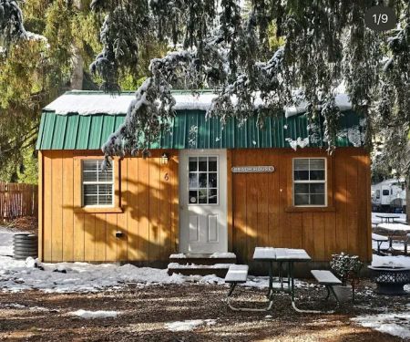 MANTUA WATERFRONT RV RESORT & CABINS