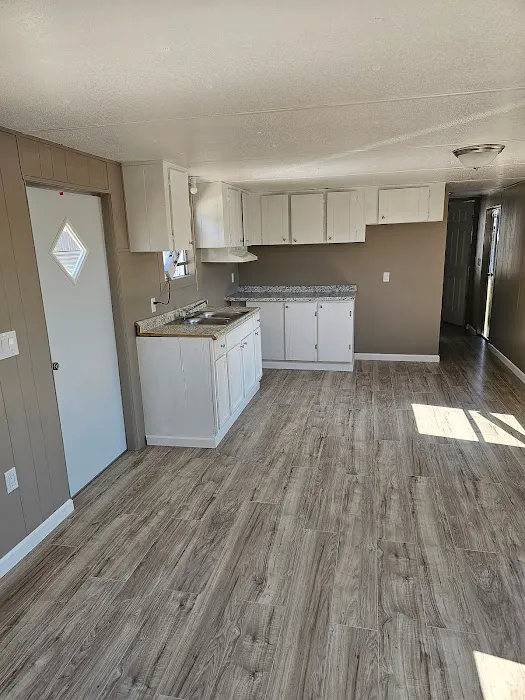 Augusta Grove Picture 1