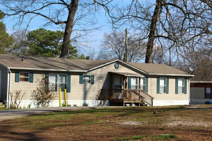 Whispering Pines Mobile Home Picture 6