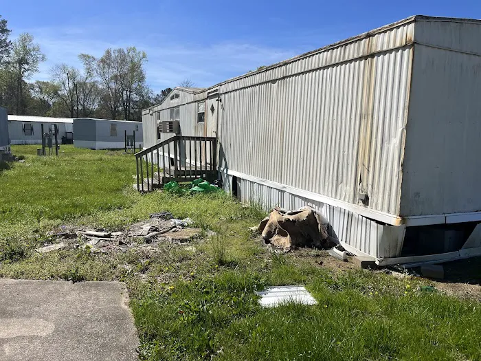 Sherwood Forest Mobile Home Picture 3