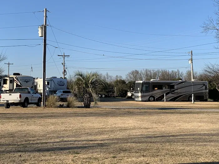 Sparky's Mobile Home & RV Park Picture 5