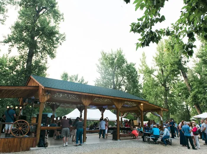 Castaway Cabins & Events Picture 8