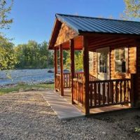 Castaway Cabins & Events ico