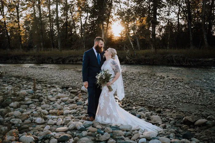 Castaway Cabins & Events Picture 3