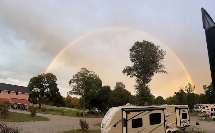 Whispering Oaks RV Park Picture 4