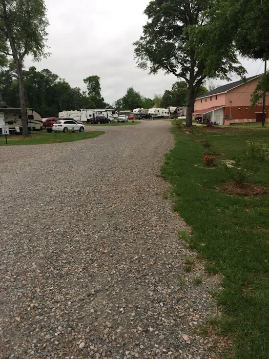 Whispering Oaks RV Park Picture 1