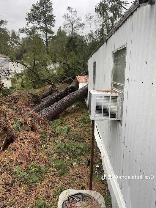 Castle Pines Mobile Home Park Picture 1