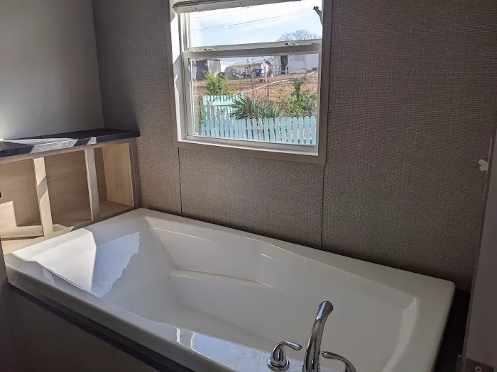 Hill Crest Plaza Mobile Home Community Picture 6