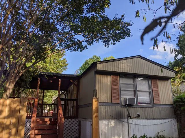 Hill Crest Plaza Mobile Home Community Picture 1