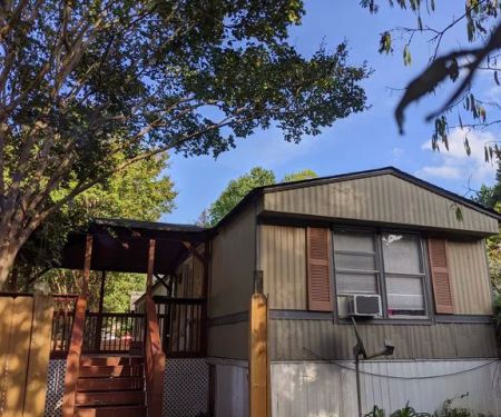 Hill Crest Plaza Mobile Home Community