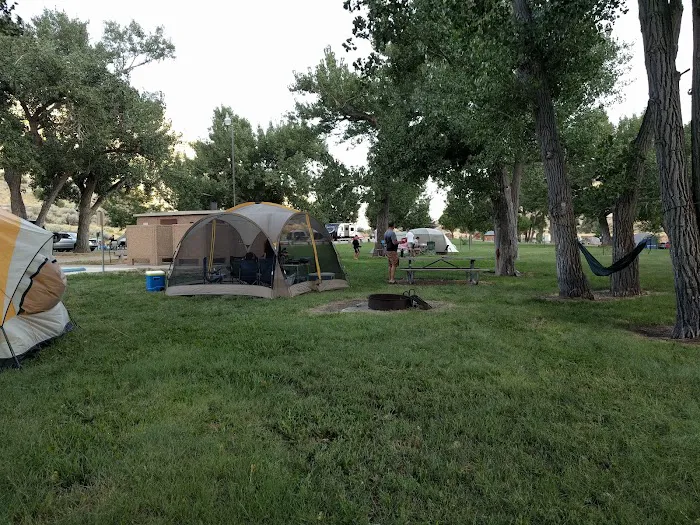 Upper Wind River Campground Picture 4