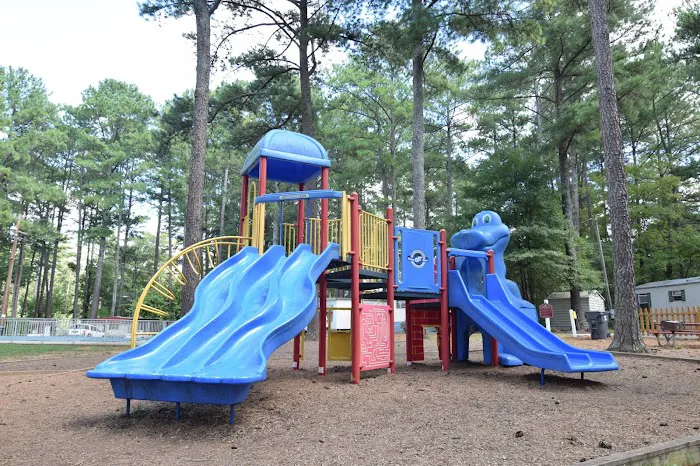 Pine Haven Manufactured Home Community Picture 5