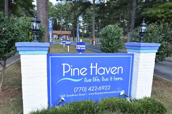 Pine Haven Manufactured Home Community Picture 7