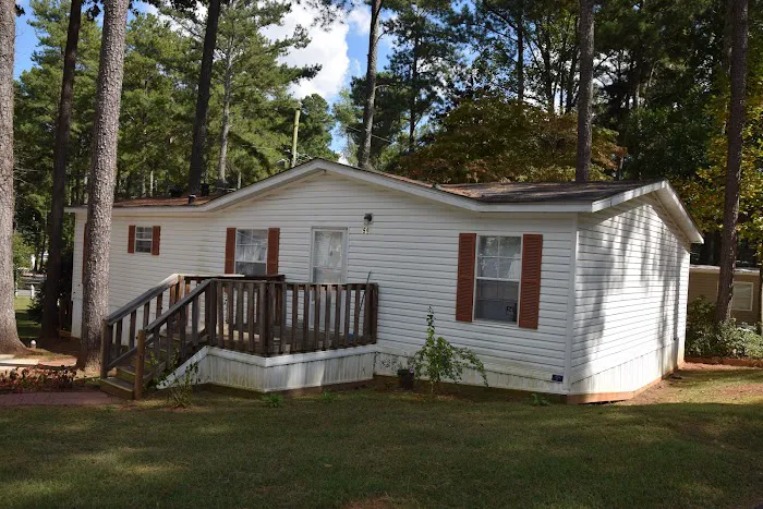 Pine Haven Manufactured Home Community Picture 8