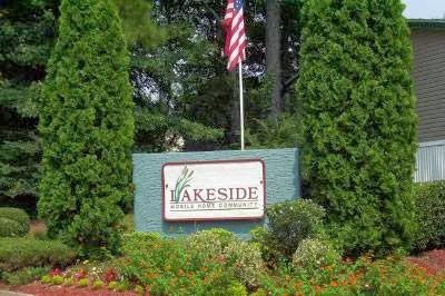 Lakeside Mobile Home Community Picture 2