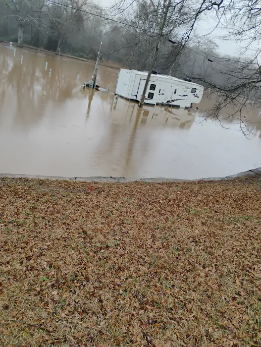 Riverside Estates RV Park Picture 10