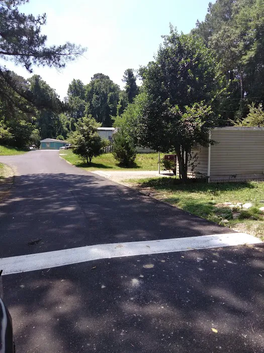 Forest Valley Mobile Home Park Picture 6