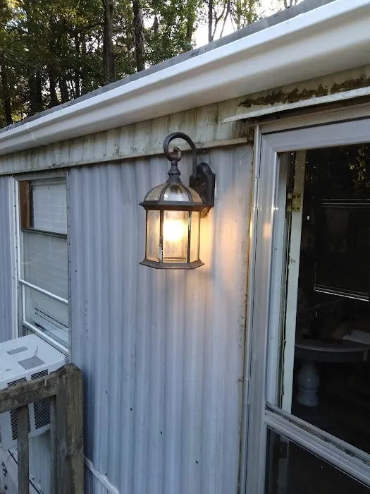 Pine Hills Mobile Home Park Picture 2