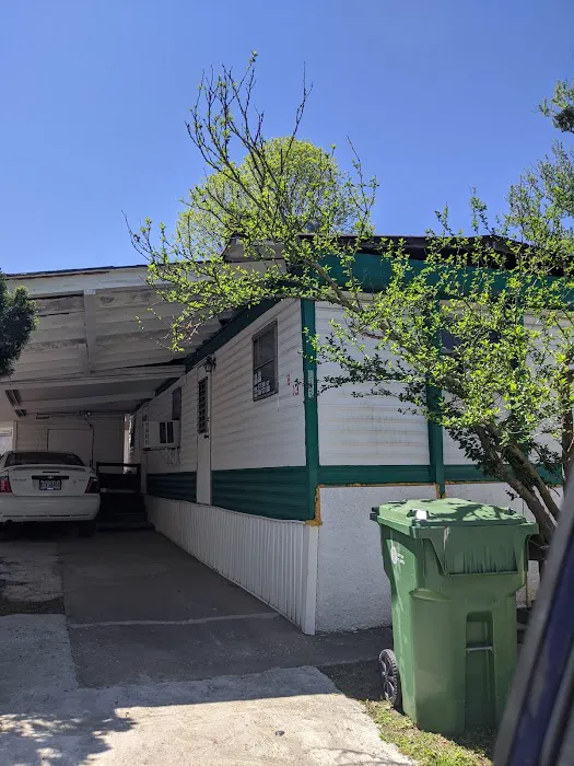 El Bosque Mobile Home Community Picture 4