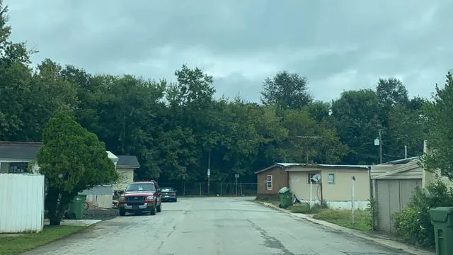 El Bosque Mobile Home Community Picture 7