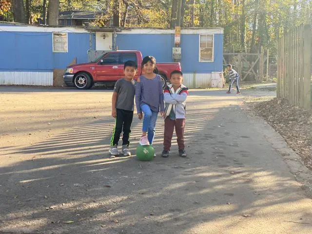 El Bosque Mobile Home Community Picture 3