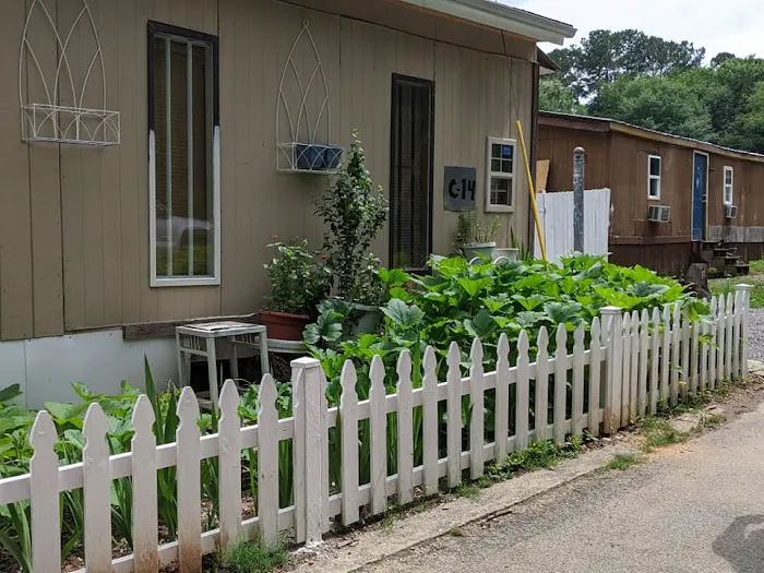 El Bosque Mobile Home Community Picture 5