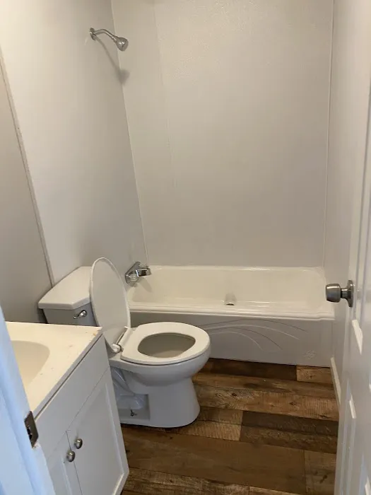 Lawrence Mobile Home Estates Picture 10