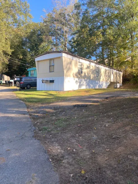 Lawrence Mobile Home Estates Picture 7