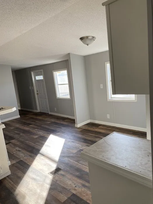 Lawrence Mobile Home Estates Picture 6