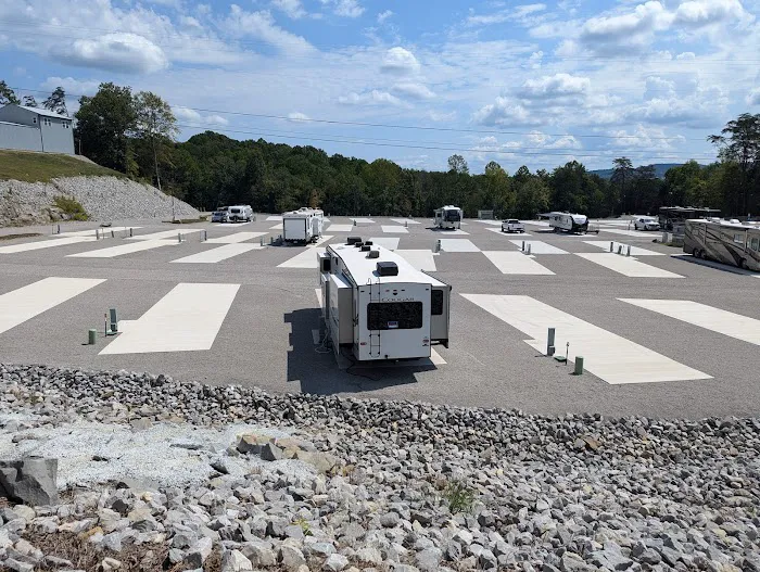 LAKESIDE OASIS RV PARK Picture 2