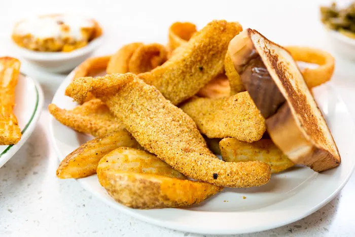 Twin Lakes Catfish Farm Campground Picture 1