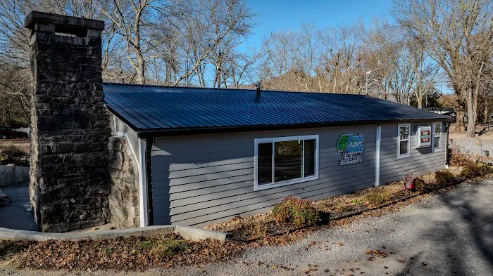 Made in the Shade RV Park Picture 4