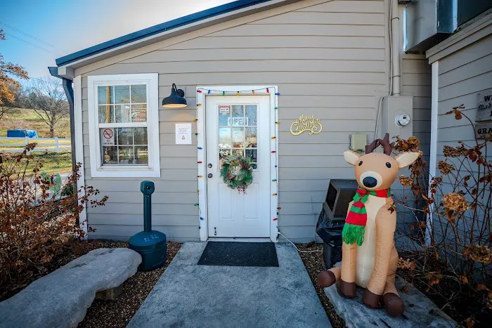 Made in the Shade RV Park Picture 3