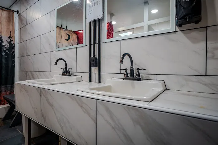 Made in the Shade RV Park Picture 8