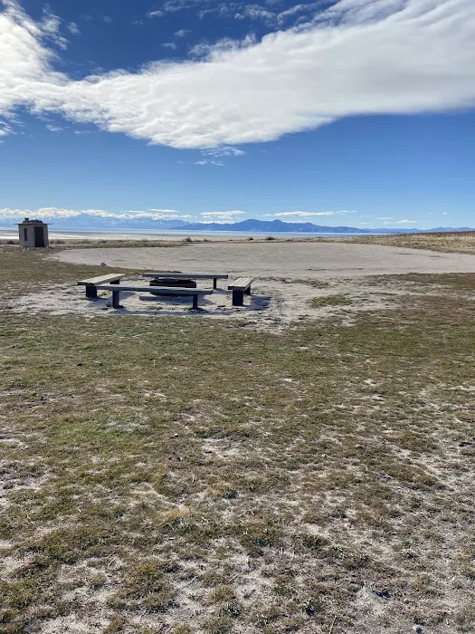 Lakeside Group Campsite Picture 7