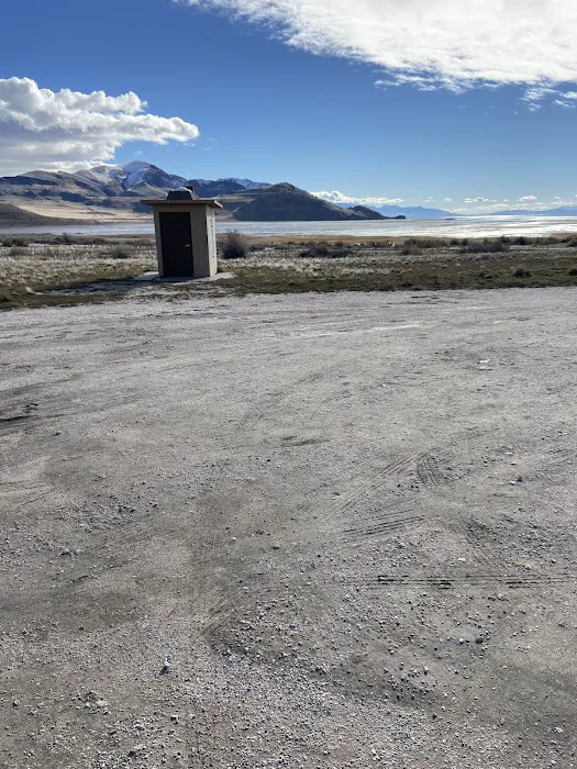 Lakeside Group Campsite Picture 5