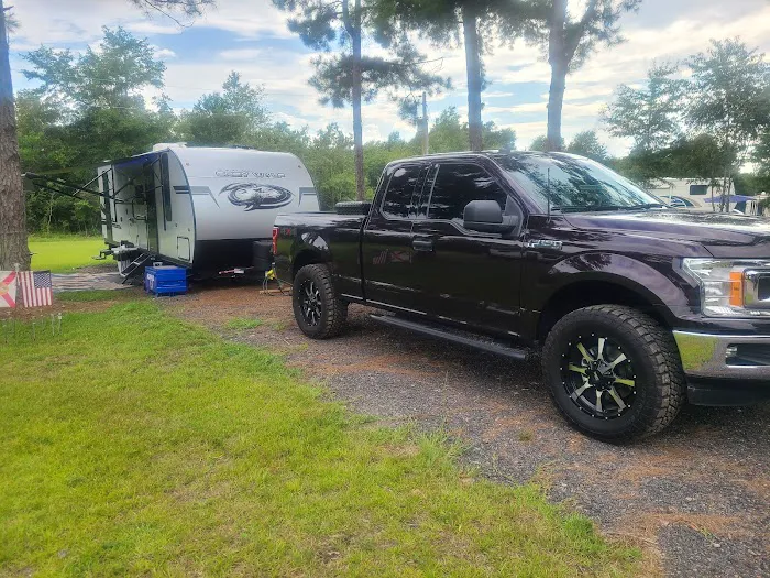 Local 215 RV Park Picture 4