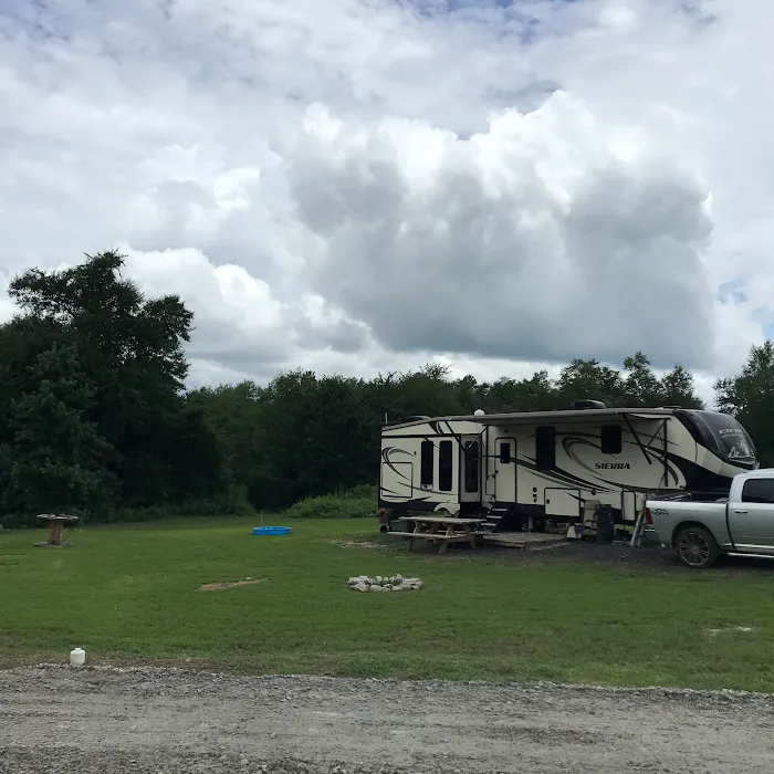 Local 215 RV Park Picture 10