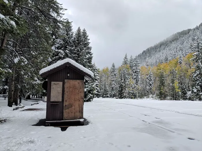 Spruces Campground Picture 9