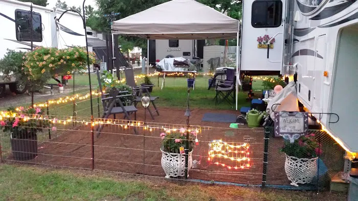 A & A DeLaigle Jr Camper Park Picture 9