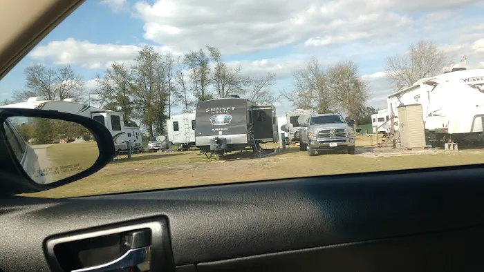 A & A DeLaigle Jr Camper Park Picture 7