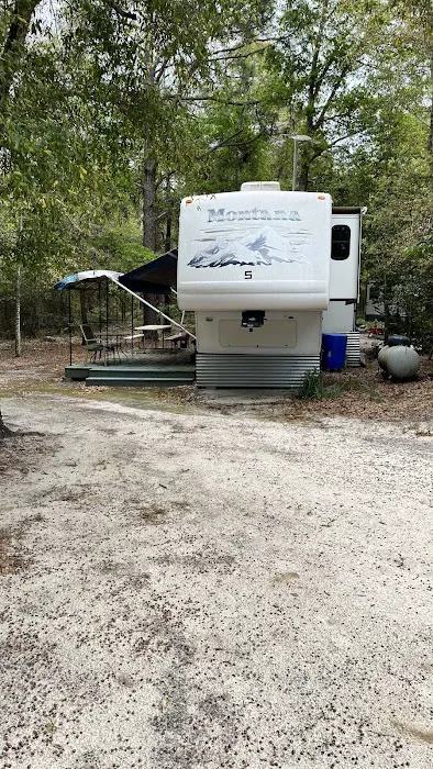 Camp Berg RV Park Picture 10