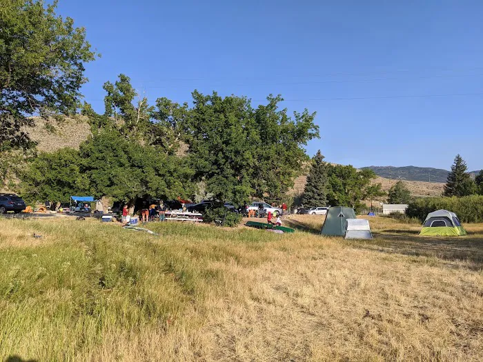 Riverside Campground Picture 5