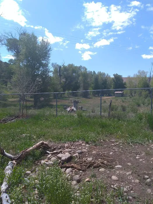 Riverside Campground Picture 10