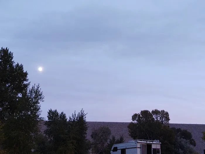 Riverside Campground Picture 9