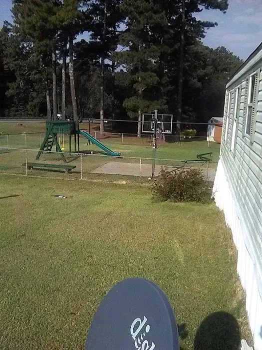 Happy Valley Mobile Home Park Picture 7