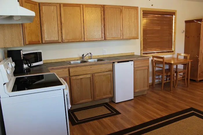 Lazy R Campground & Cabins Picture 4